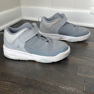 Nike Jordan Grey basketball shoes for boys size 2Y